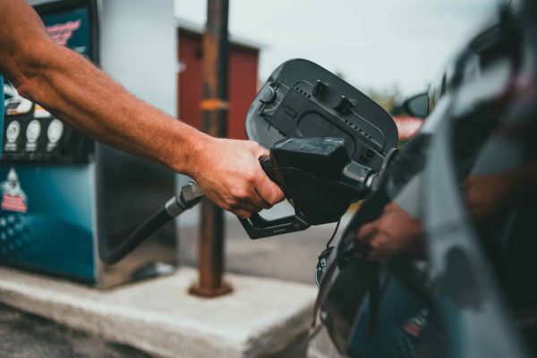 Desconto no ISP dos combust&iacute;veis prolongado at&eacute; ao final do ano